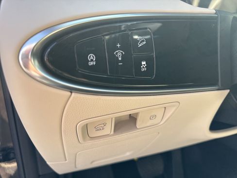 Used 2025 Genesis GV70 2.5T image 20