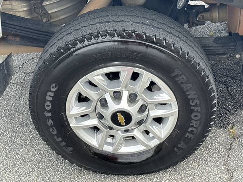 Used 2022 Chevrolet Silverado 2500 LT AWD/4WD image 17