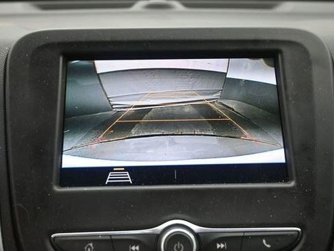 Used 2020 Chevrolet Equinox LT FWD image 18