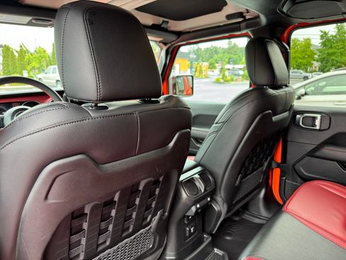Used 2023 Jeep Wrangler Unlimited Rubicon 4xe AWD/4WD image 30