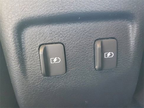 Used 2021 Nissan Kicks SV image 12