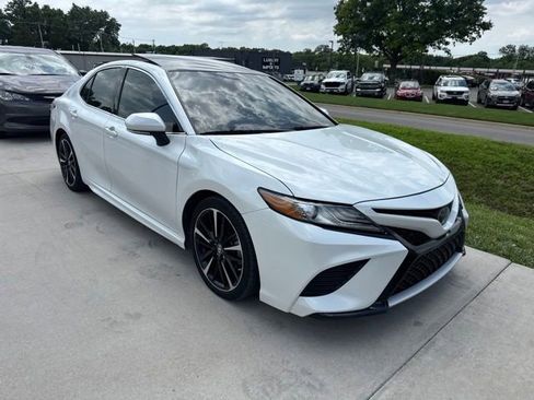 Used 2019 Toyota Camry XSE FWD image 4