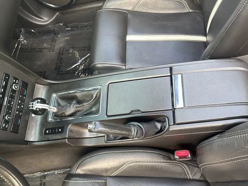 Used 2010 Ford Mustang GT Premium image 19