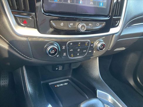 Used 2023 Chevrolet Traverse LT w/ LT Premium Package AWD/4WD image 26