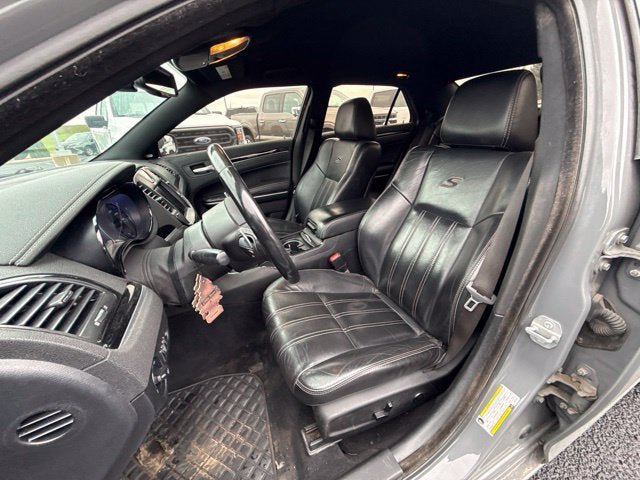 Used 2019 Chrysler 300 S RWD image 8