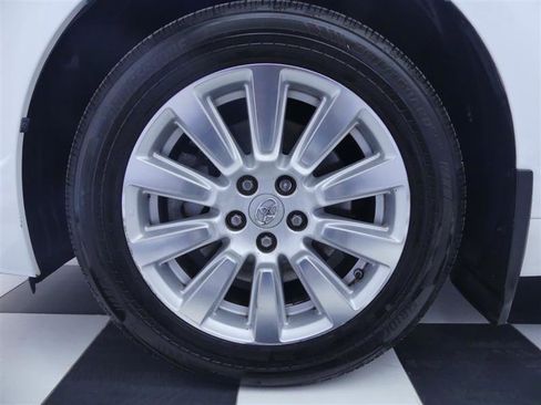 Used 2017 Toyota Sienna LE image 26