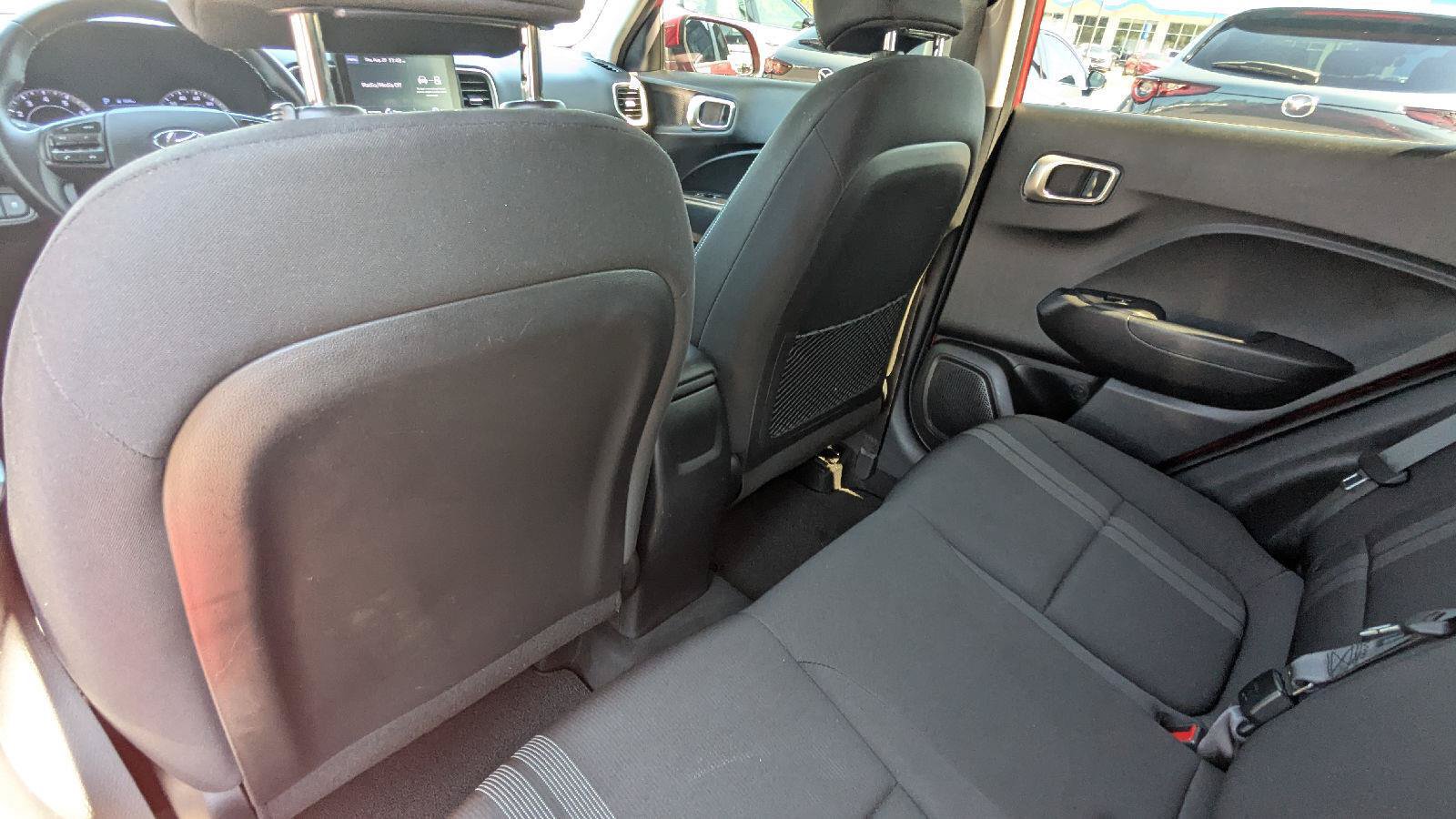 Used 2022 Hyundai Venue SEL FWD image 15