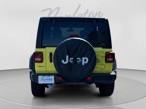 Used 2023 Jeep Wrangler Unlimited w/ Cold Weather Group AWD/4WD image 4