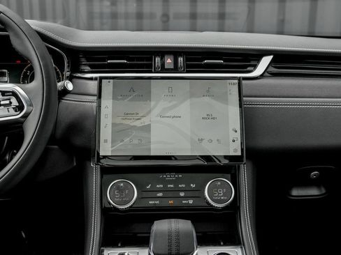 New 2026 Jaguar F-PACE R-Dynamic S image 19