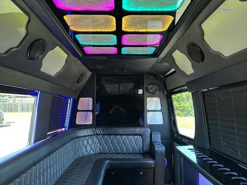 Used 2016 Mercedes-Benz Sprinter 3500 image 34