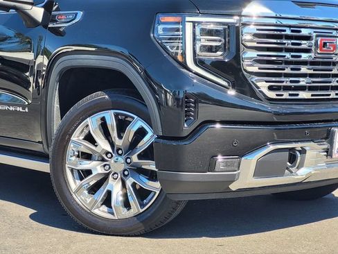 Used 2025 GMC Sierra 1500 Denali w/ Denali Reserve Package AWD/4WD image 9
