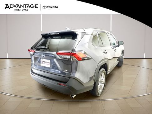 Used 2023 Toyota RAV4 LE AWD/4WD image 7