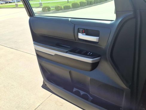 Used 2018 Toyota Tundra SR5 w/ SR5 Upgrade Package image 19