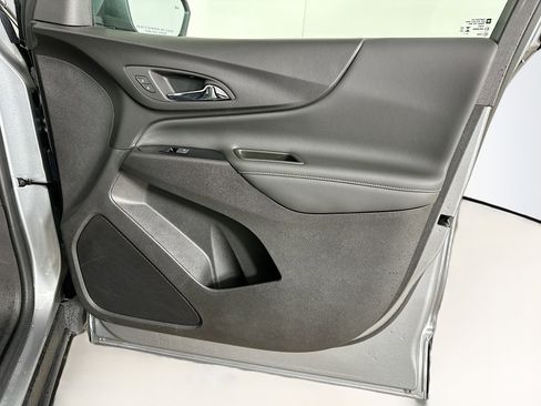 Used 2024 Chevrolet Equinox Premier image 31