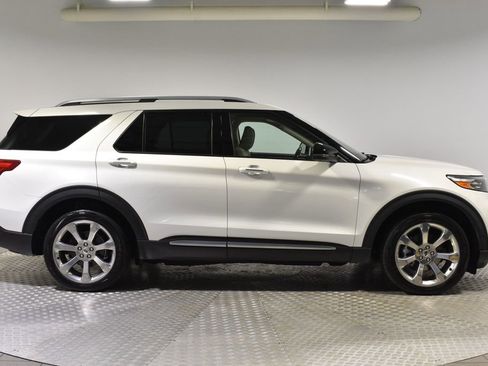 Used 2020 Ford Explorer Platinum w/ Premium Technology Package image 6