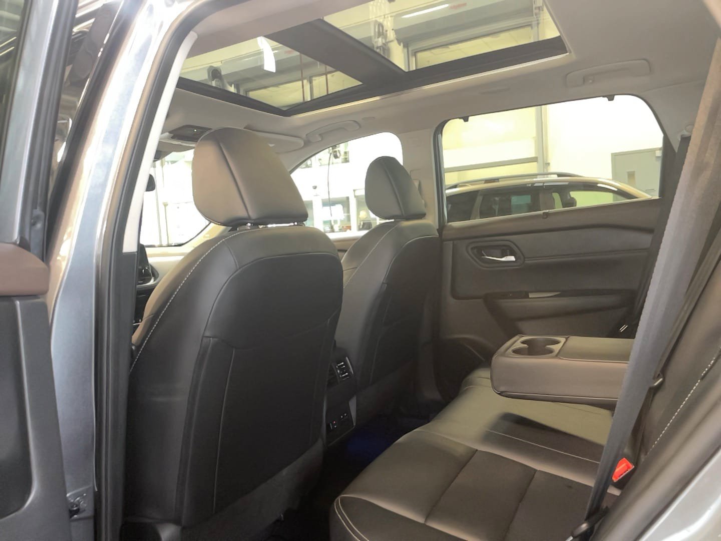 Used 2023 Nissan Rogue SL w/ SL Premium Package AWD/4WD image 9