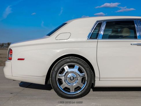 Used 2012 Rolls-Royce Phantom Sedan image 10
