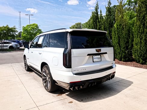 Used 2026 Cadillac Escalade V image 8