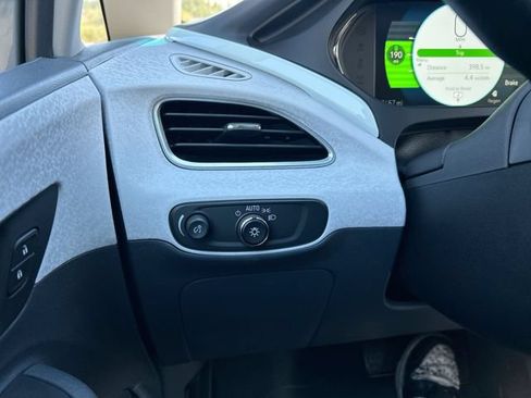 Used 2021 Chevrolet Bolt LT FWD image 17