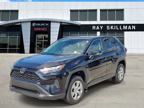 Used 2025 Toyota RAV4 LE AWD/4WD image 3
