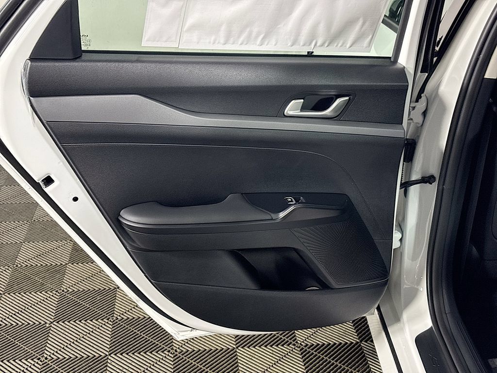 New 2026 Kia K5 LXS FWD image 18