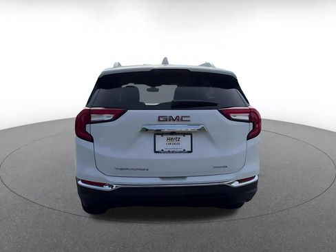 Used 2024 GMC Terrain SLT AWD/4WD image 12