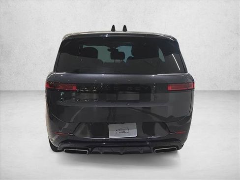 Used 2024 Land Rover Range Rover Sport Dynamic SE AWD/4WD image 6