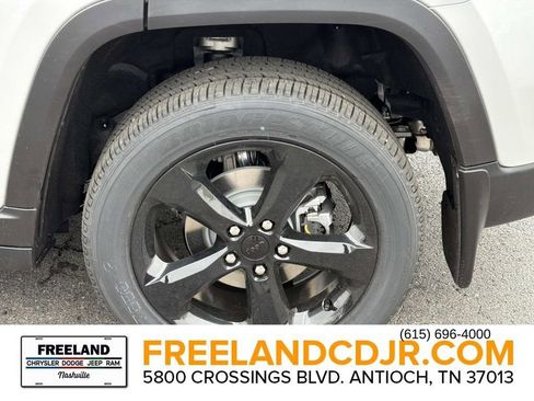 New 2025 Jeep Grand Cherokee Altitude w/ Trailer Tow Package image 10