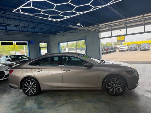 Used 2018 Chevrolet Malibu LT w/ True North Edition FWD image 11