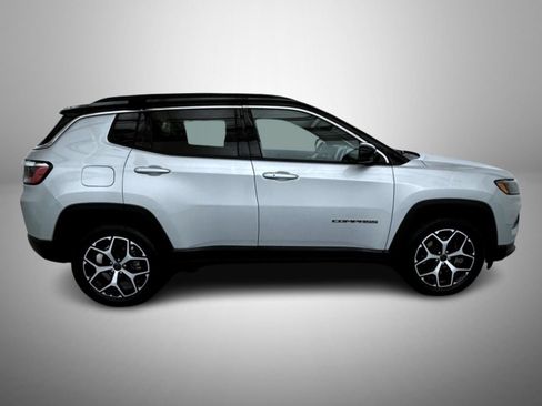 Certified 2025 Jeep Compass Limited AWD/4WD image 4