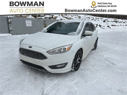 Used 2016 Ford Focus SE w/ SE Sport Package image 1