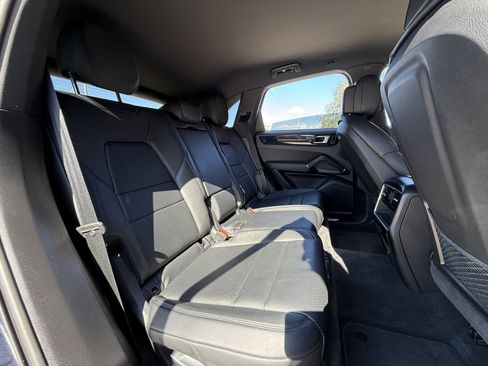 Used 2019 Porsche Cayenne image 13
