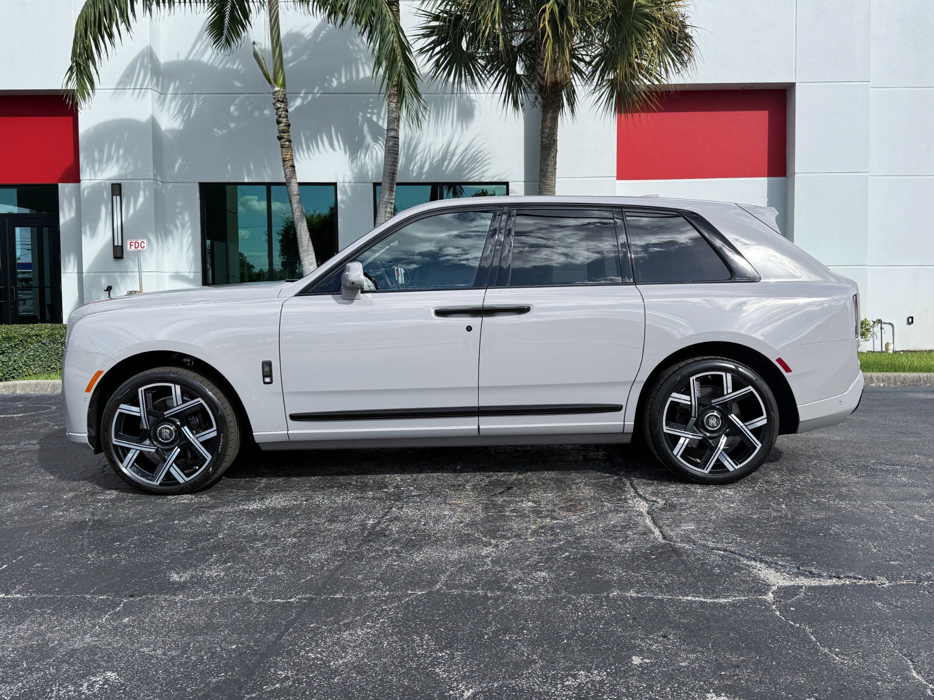 Used 2026 Rolls-Royce Cullinan Black Badge AWD/4WD image 15