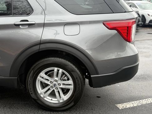 Used 2022 Ford Explorer XLT image 4