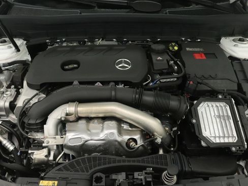 New 2026 Mercedes-Benz GLB 250 image 10