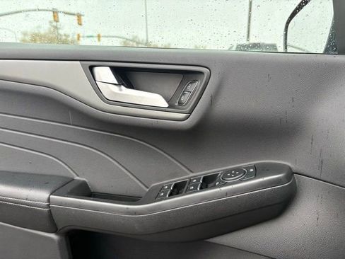 Used 2024 Ford Escape SE image 28