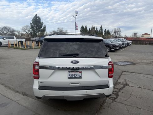 Used 2020 Ford Expedition XLT w/ Equipment Group 202A image 4
