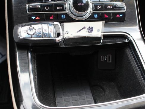 Used 2022 Lincoln Nautilus Reserve w/ Luxury Package image 17