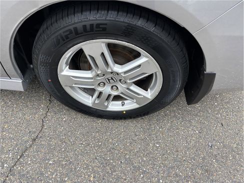 Used 2011 Honda Odyssey Touring Elite image 9