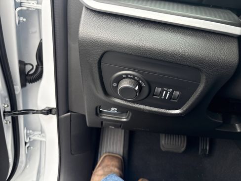 New 2025 Jeep Grand Cherokee Laredo X w/ Luxury Tech Group I image 15