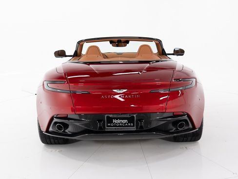 Used 2025 Aston Martin DB12 Convertible image 4