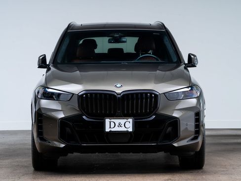 Used 2024 BMW X5 xDrive40i w/ M Sport Package AWD/4WD image 2