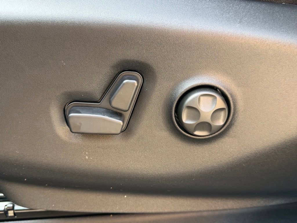 New 2026 Chrysler Pacifica Select FWD image 17