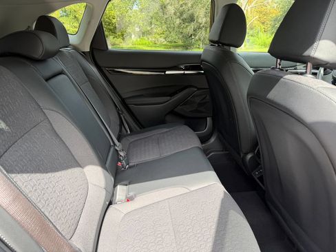 Used 2025 Kia Seltos S FWD image 9