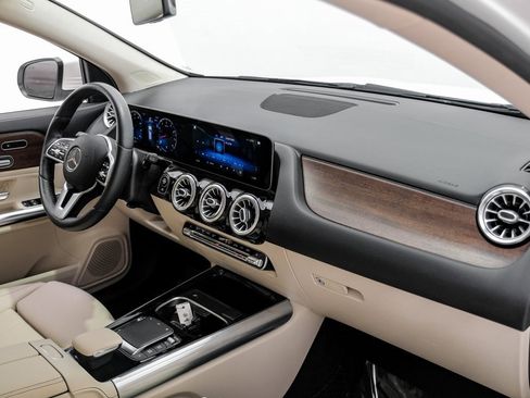 Used 2021 Mercedes-Benz GLA 250 4MATIC image 11