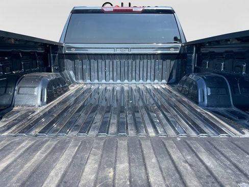 Used 2021 Chevrolet Silverado 1500 LT AWD/4WD image 16
