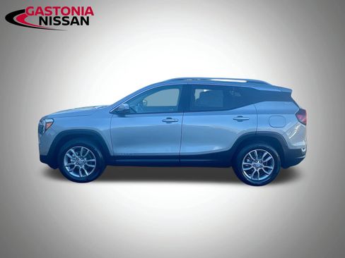 Used 2024 GMC Terrain SLT image 5