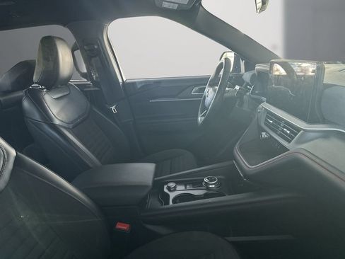 Used 2025 Ford Explorer ST-Line AWD/4WD image 11