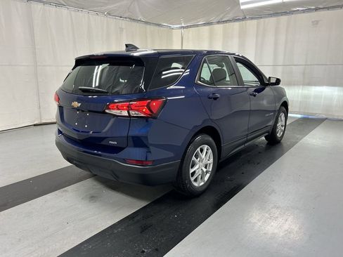 Used 2023 Chevrolet Equinox LS image 2