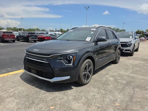 Used 2024 Kia Niro EX FWD image 5